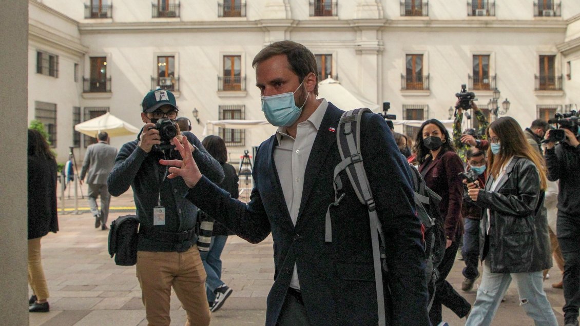 Bellolio: Impulsar acusación constitucional contra Piñera sería antidemocrático