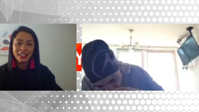 El comentado y extraño gesto de Marcianeke en una entrevista