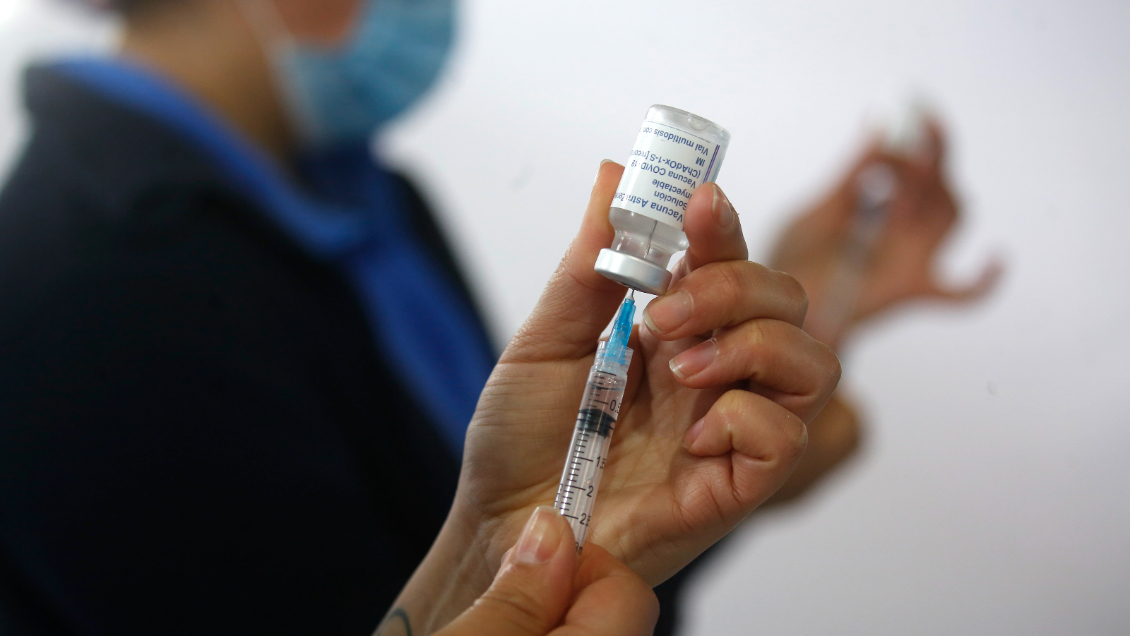 Estudio: Efectividad de la dosis de refuerzo supera el 87% para evitar hospitalizaciones