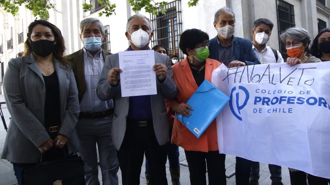 Profesores convocan paro nacional tras veto a proyecto que frena despidos de docentes mal evaluados
