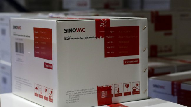 La OMS considera ahora que las vacunas anticovid de Sinovac y Sinopharm requieren tres dosis