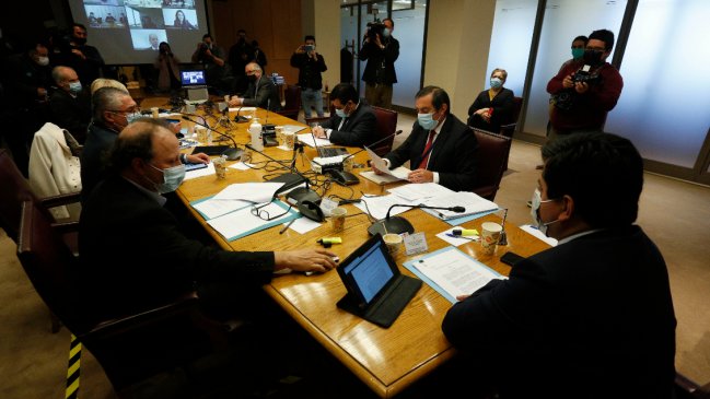 Cuarto retiro: Gobierno y Banco Central exponen este lunes en la Comisión de Constitución del Senado