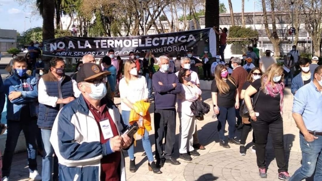 Vecinos de Parral se oponen, movilizados, a construcción de mini central termoeléctrica