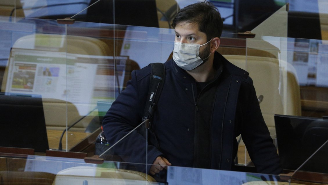 Clínica desmintió supuesta ficha médica de Gabriel Boric que se viralizó en redes sociales