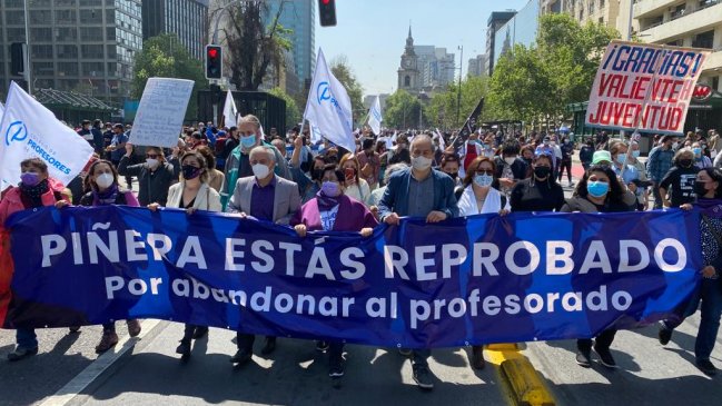 Colegio de Profesores amenazó con un 