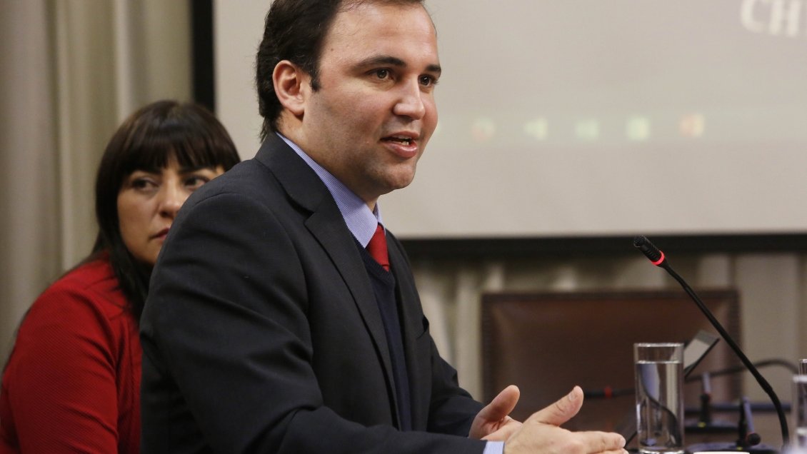 Coordinador de campaña de Sichel deja su puesto tras denuncia sobre aportes irregulares