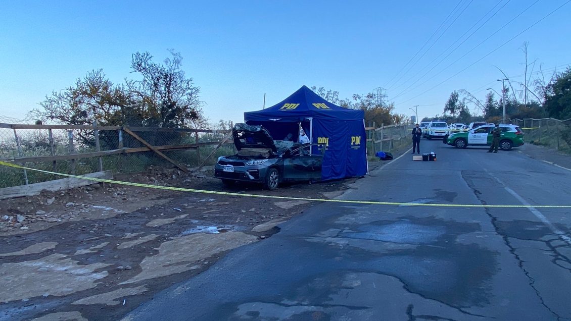 Investigan hallazgo de cuerpo calcinado en el maletero de un vehículo en Peñalolén