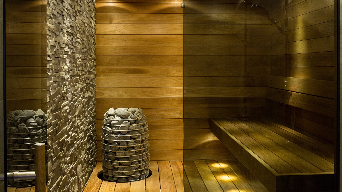 Un gas de cliente de un spa desató pelea de más de 10 personas y dejó tres detenidos