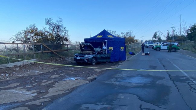 Investigan hallazgo de cuerpo calcinado en el maletero de un vehículo en Peñalolén