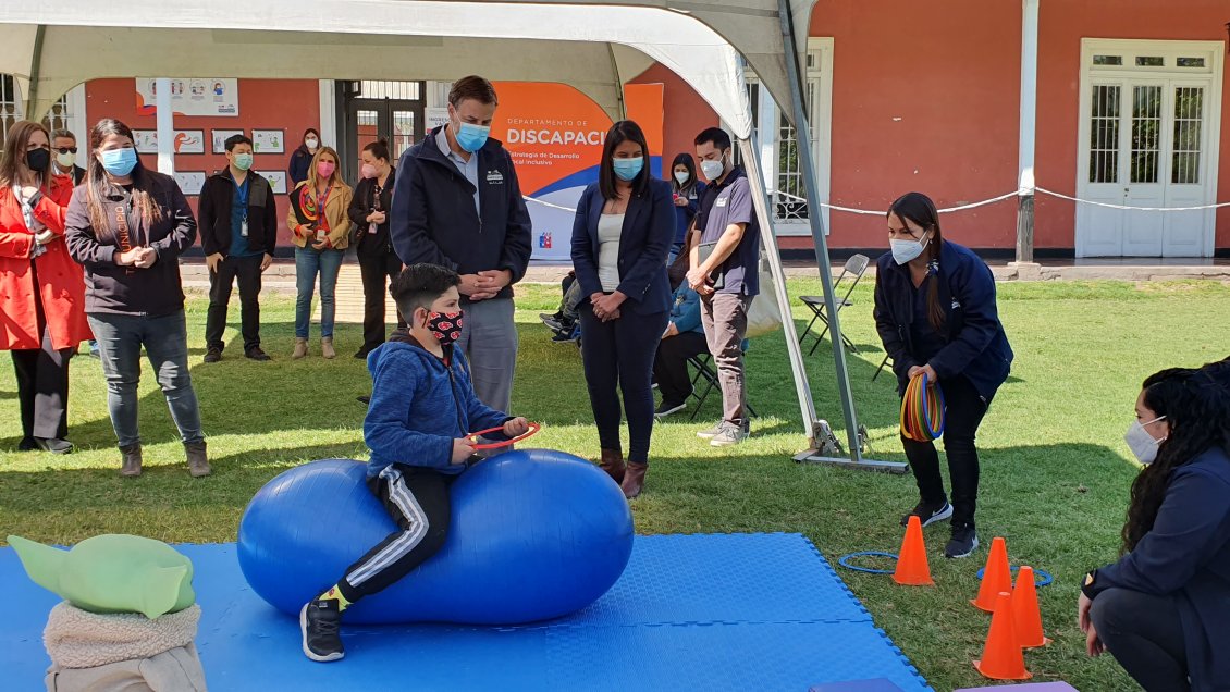 Presentan primer vacunatorio comunal para niños con discapacidad intelectual y del espectro autista