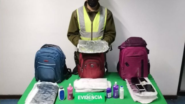 Sujetos fueron sorprendidos portando cocaína y pasta base en sus equipajes