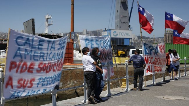 Empresa Puerto Valparaíso rechaza ceder muelle Barón a pescadores