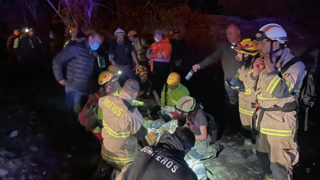 Tras 15 horas de trabajo rescatan a excursionista accidentado por caída de roca de 200 kilos