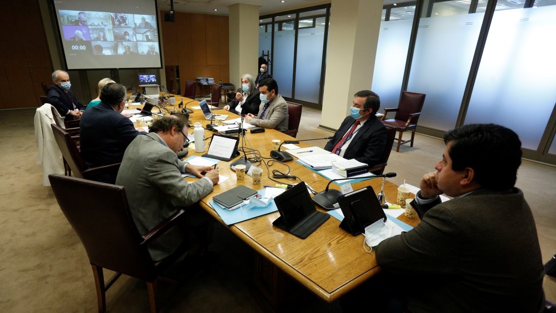 Comisión de Constitución del Senado vota este martes en general el cuarto retiro