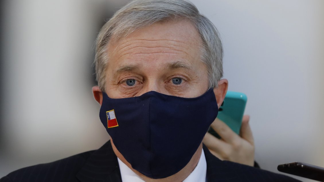 Kast respondió a Sichel: 