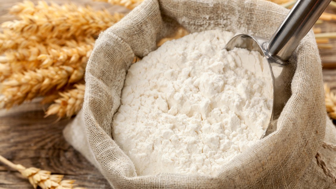 En el equipaje y simulando ser harina: Sujetos portaban más de ocho kilos de droga en Colchane