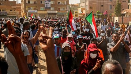  Sudán se levanta contra el golpe de Estado militar en una gran protesta  