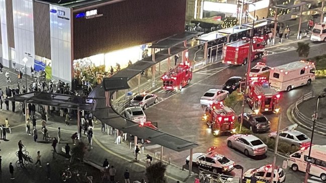 Tokio: 15 heridos deja ataque en un tren de Tokio durante jornada electoral