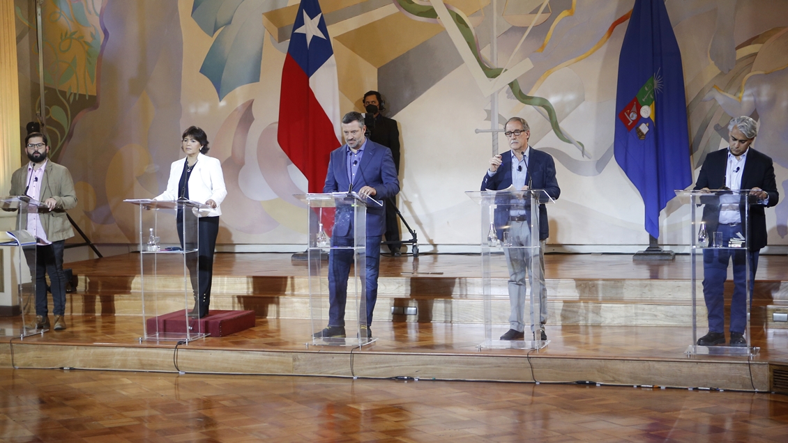 Debate U. Chile: Candidatos coinciden en aumentar el presupuesto cultural al 1%