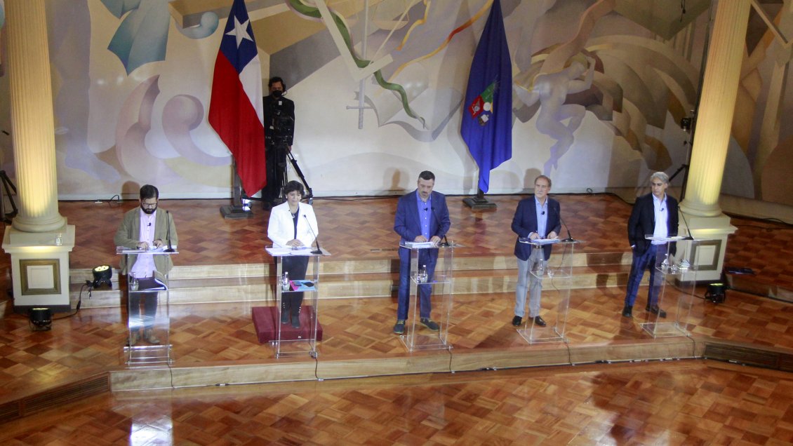 Debate U de Chile: Candidatos presentaron propuestas sobre cambio climático y ciencia