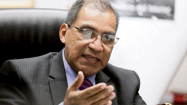 Ministro peruano renunció tras ser acusado de organizar fiesta en pandemia