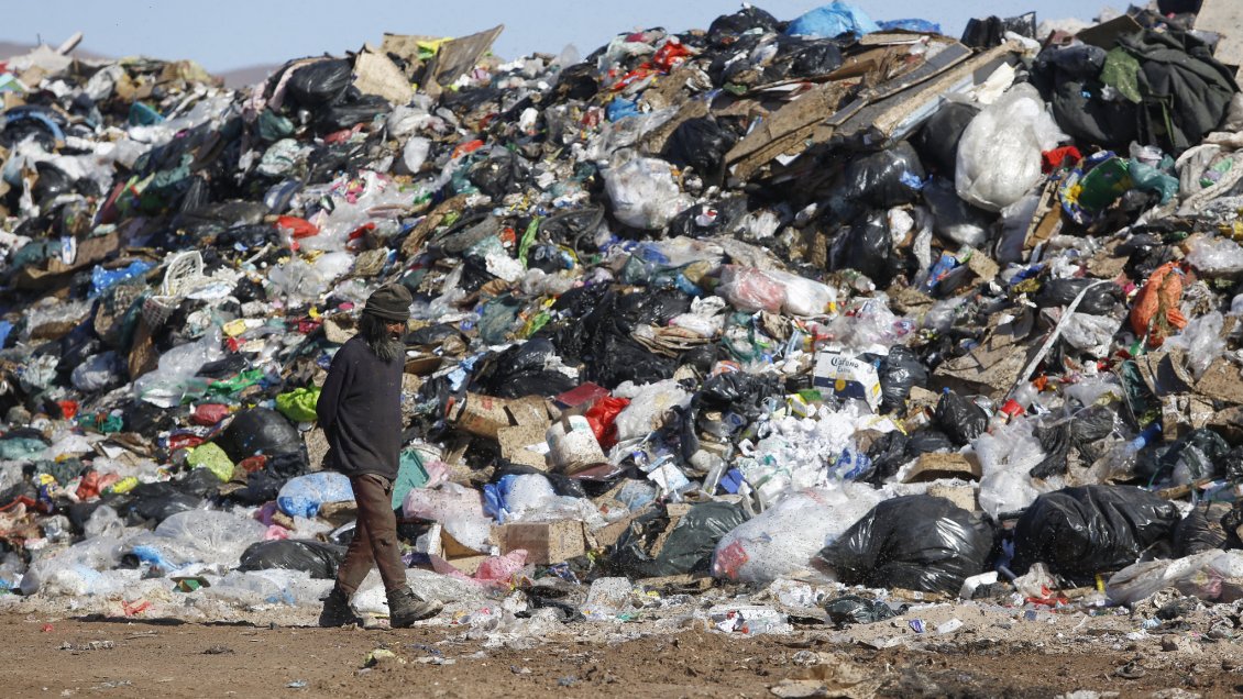 Comenzó proceso de cierre del vertedero El Boro de Alto Hospicio