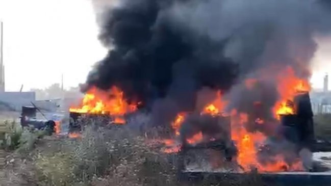 Cerca de 30 tambores de aceite ardieron en incendio de fábrica abandonada