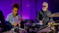   Nandi Bushell desafió al baterista de Queen Roger Taylor 