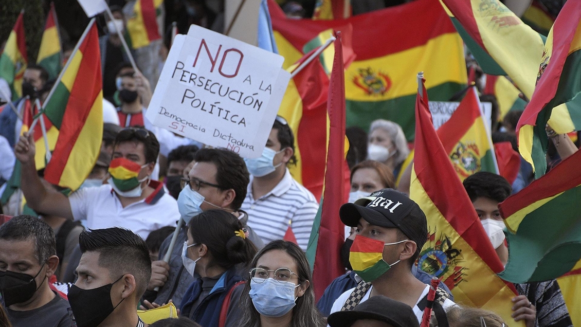 Masivas marchas a favor y en contra del gobierno boliviano se tomaron las calles de La Paz