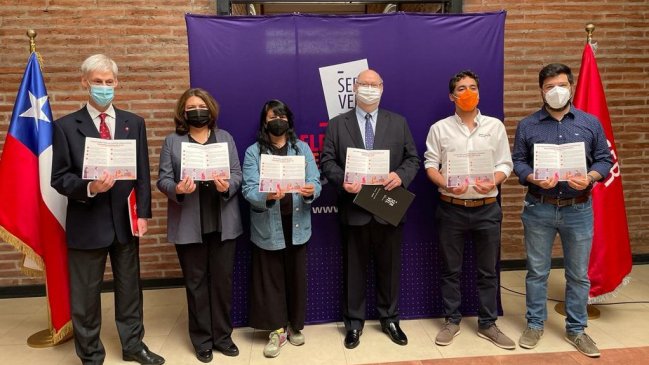 Servel elaboró material informativo en diferentes idiomas para las elecciones