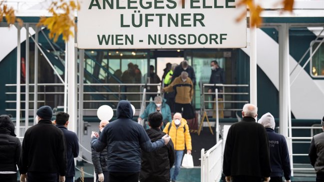 No vacunados contra el Covid-19 solo podrán realizar actividades esenciales en Austria