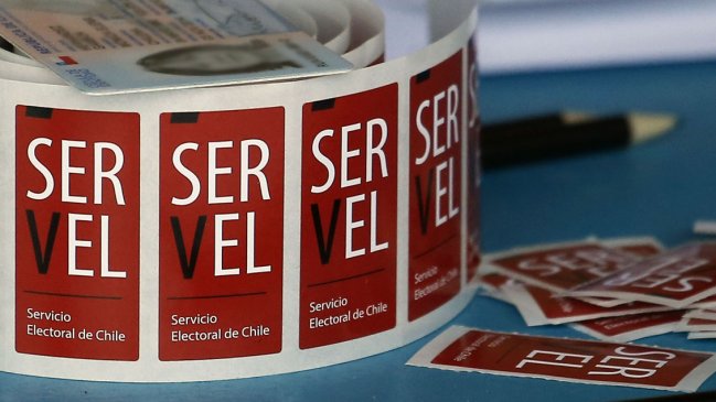 Ocho de cada 10 jóvenes votarán en las elecciones de este domingo, según sondeo del Injuv