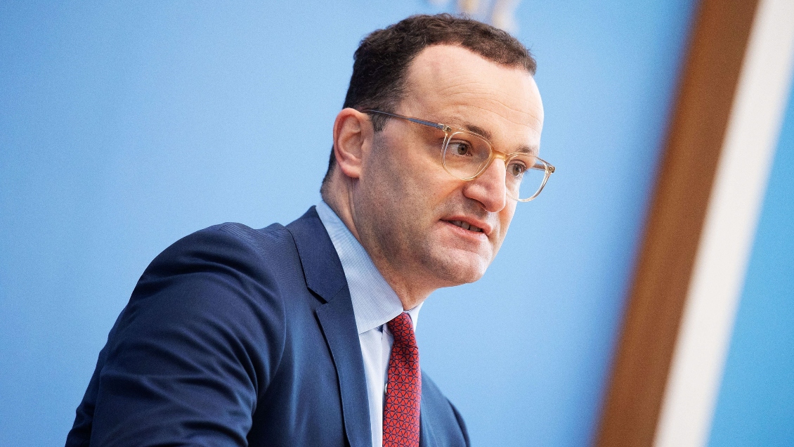 Ministro de Sanidad alertó que alemanes estarán vacunados, curados o muertos en el invierno