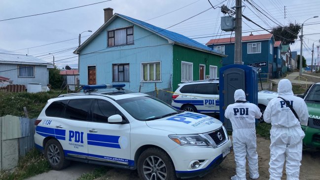 Cadáver de un hombre fue encontrado en baño químico en calle de Punta Arenas