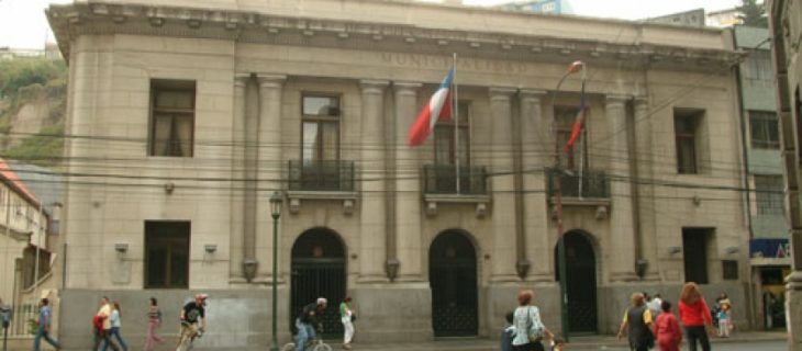 Valparaíso: Contraloría mantiene reparo millonario sobre actividades comerciales en liceos municipales