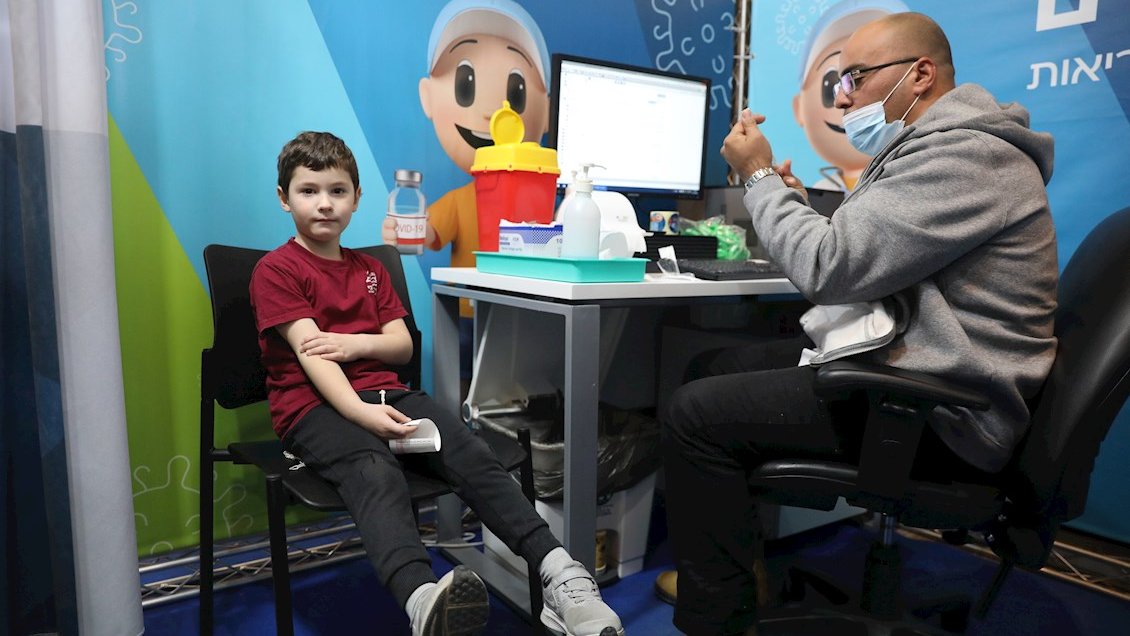 La OMS dice que vacunar a los niños contra el Covid es beneficioso pero 