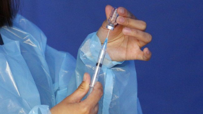 ISP autorizó vacunar con Sinovac a niños desde los tres años