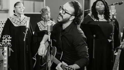   Ricardo Arjona lanza su tema 