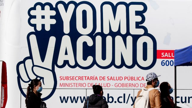 Vacunación contra el Covid-19: El 47% de los rezagados están en siete comunas de la capital