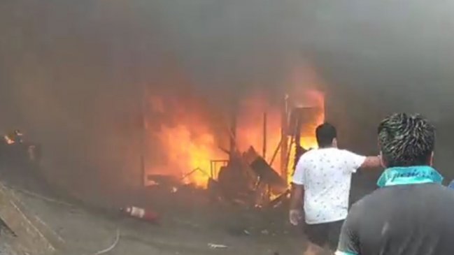 Incendio afectó a 28 viviendas en campamento de Antofagasta