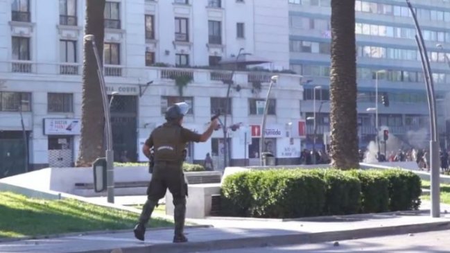 Dos carabineros quedaron en prisión preventiva: Fueron formalizados por disparar a manifestantes del estallido
