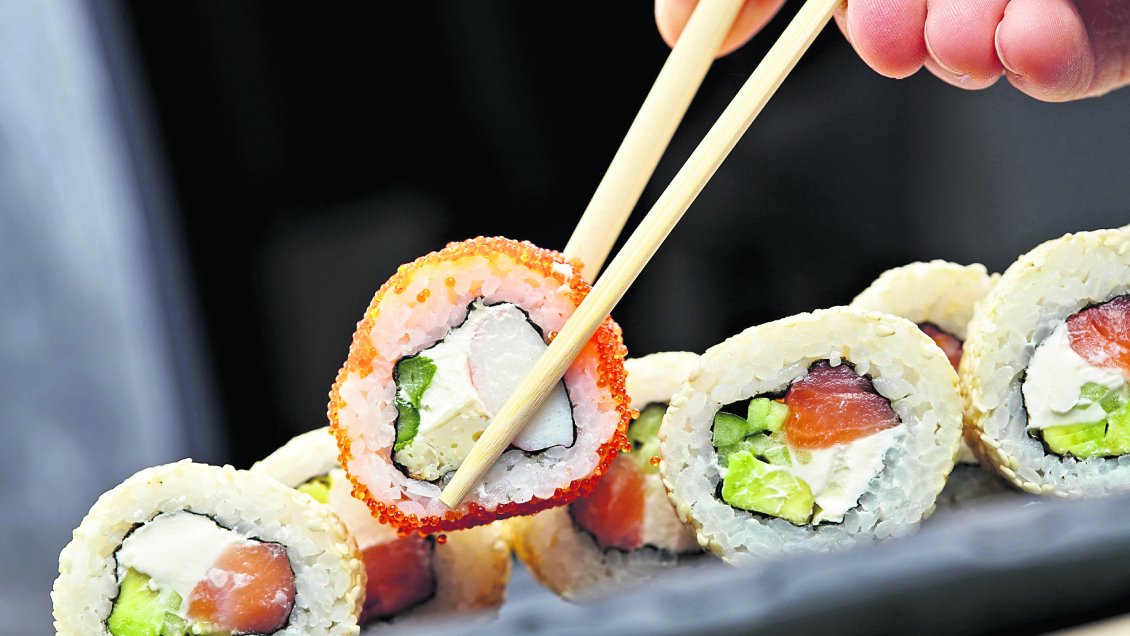 Brote de salmonella en restaurante de sushi afectó a 29 personas en Vitacura