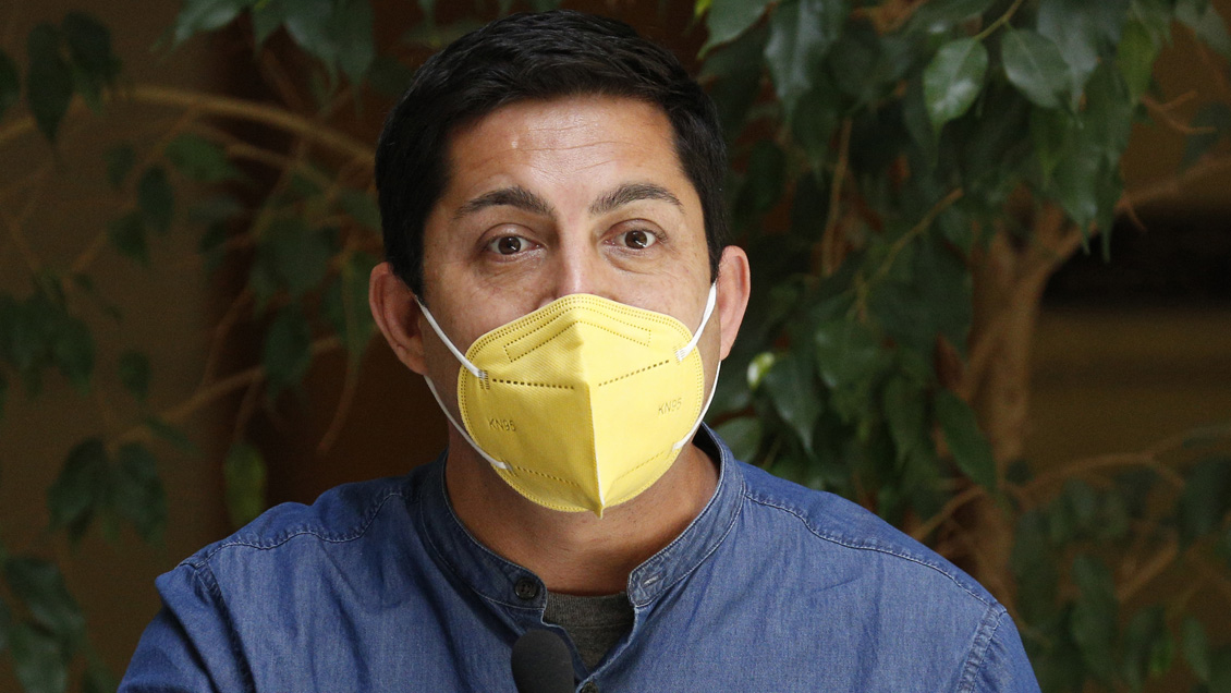 Diputado de RN fustigó estrategia del Gobierno y amenaza con un 