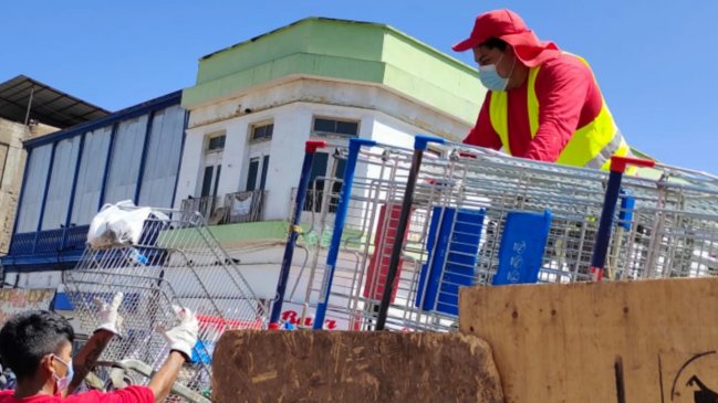 Fiscalización dejó 180 carros de supermercado decomisados y nueve detenidos en el centro de Antofagasta