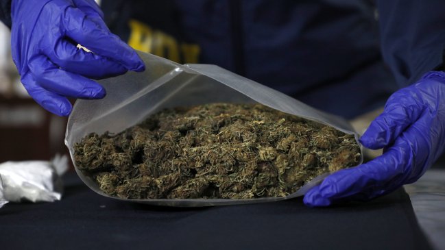 Vendían droga en un camión de gas: PDI detuvo a una pareja de traficantes en Longaví