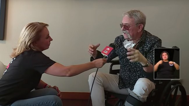 Coco Legrand reaparece en la Teletón tras accidente en moto