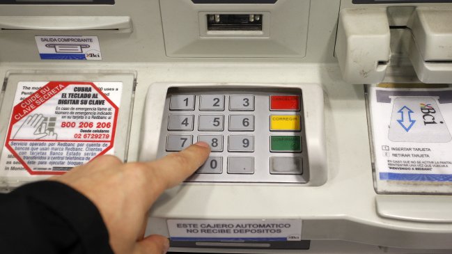 Detienen a cuatro jóvenes por estafas con modalidad de depósitos en sobres vacíos