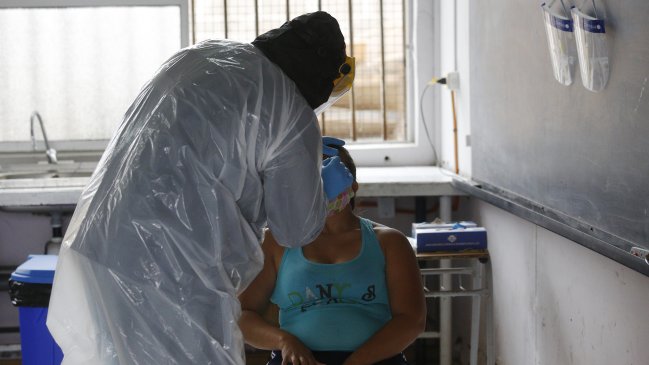 Chile registra tres casos de ómicron y otros cuatro en estudio