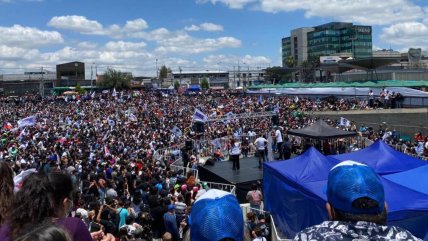   Maipú recibió masiva convocatoria de humoristas en apoyo a Gabriel Boric 