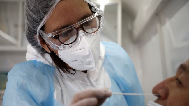 Minsal confirmó 12 casos de Ómicron en Chile